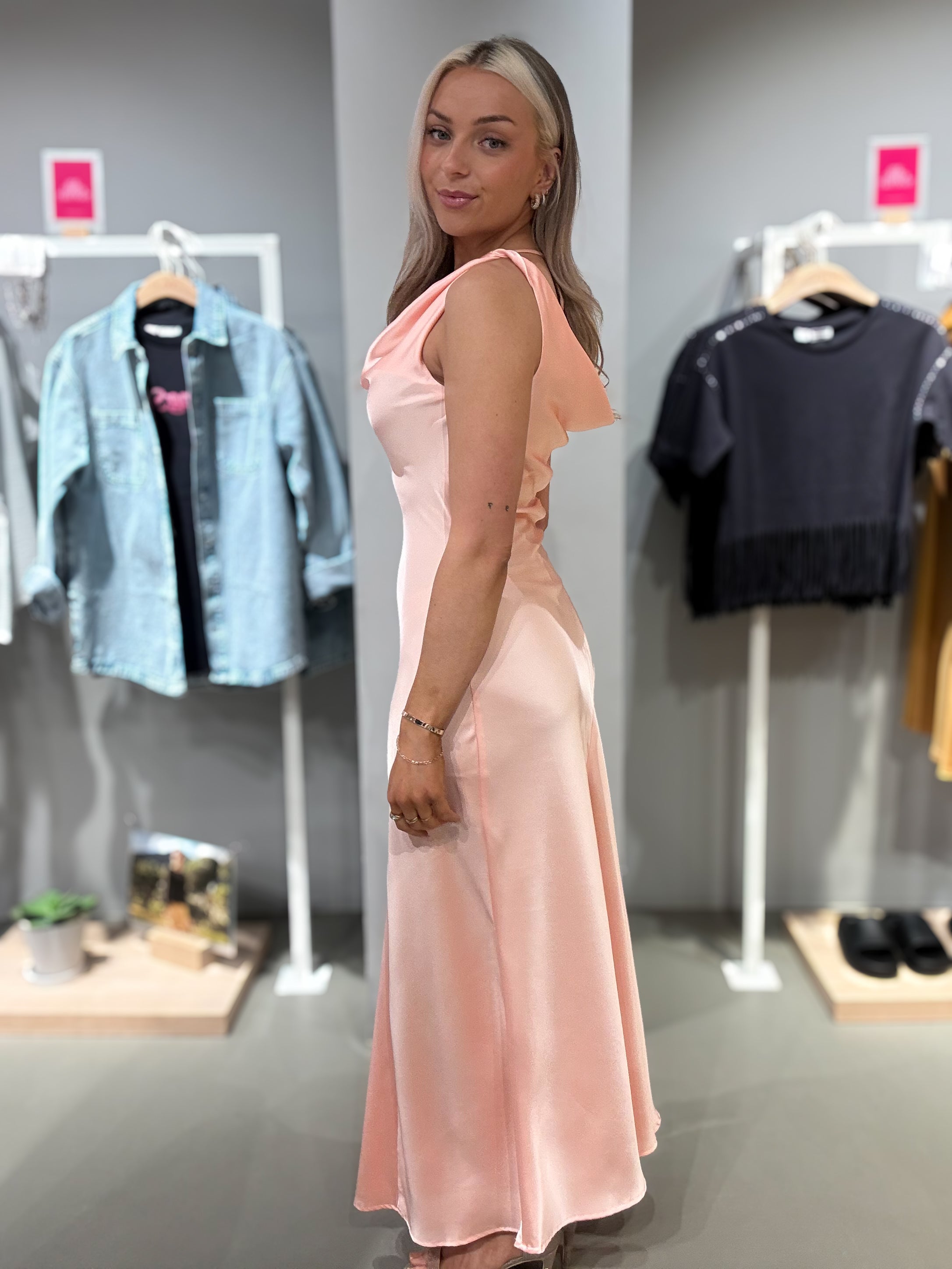 VIBEA Long Dress - Peach Parfait